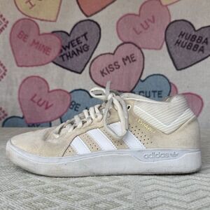 Size 7.5 - adidas Tyshawn Off‎ White 2022